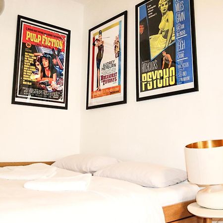 Central Park Hollywood Apartment Бухарест Екстер'єр фото